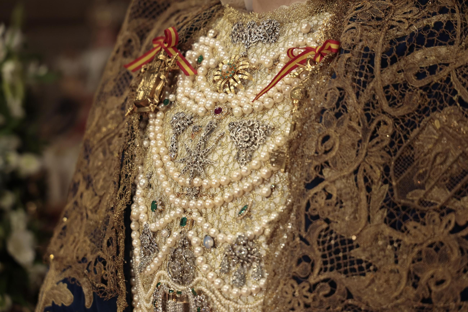 Imágenes del besamanos de la Virgen de los Reyes