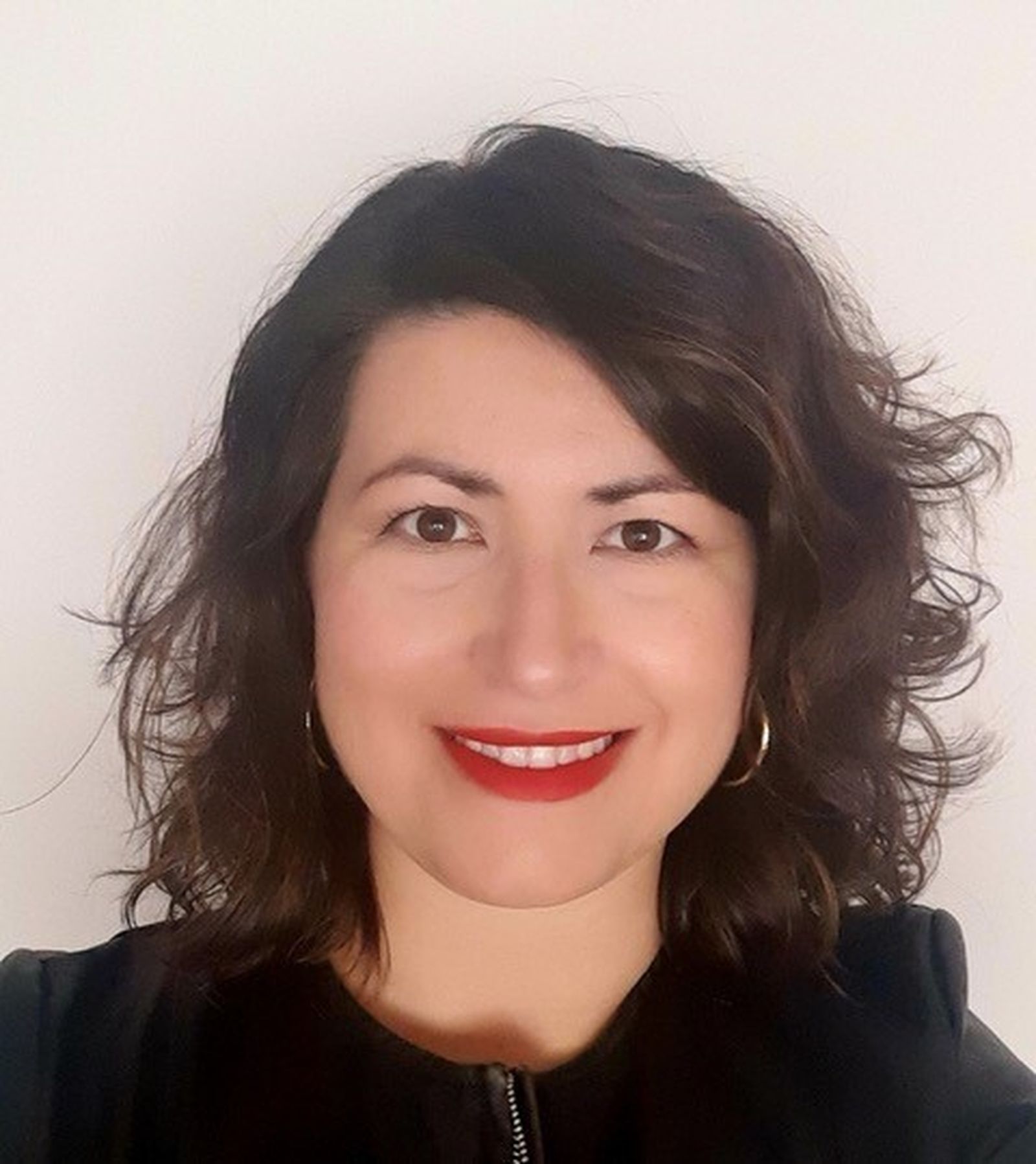 Noemí Moya, Directora General de Relaciones Institucionales de Voi en España.