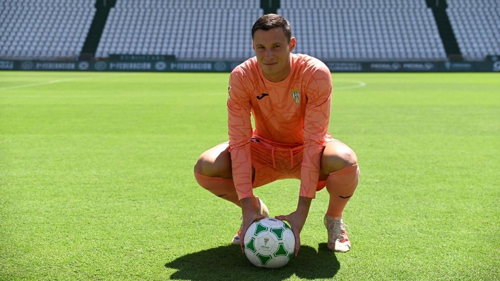 Ramón Vila, en su presentación como jugador del Córdoba CF.