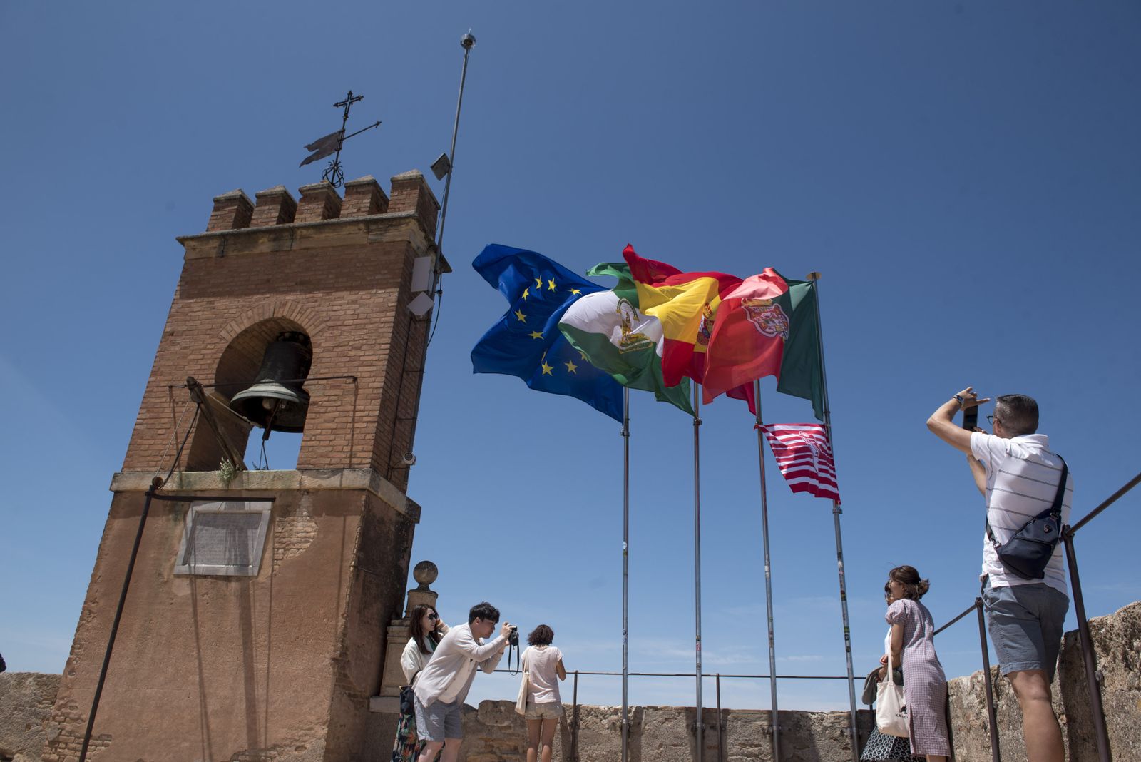 ¿Por qué no suena la campana de la Torre de la Vela?