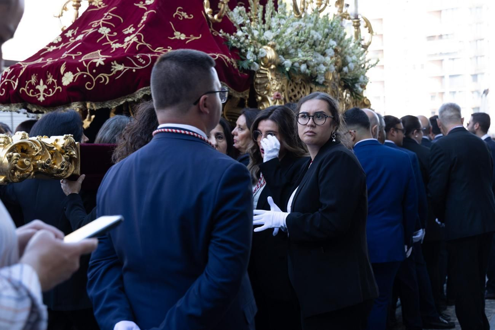 Un Jaén repleto de fieles acompañan los traslados de las veinte imágenes de la Magna (I)