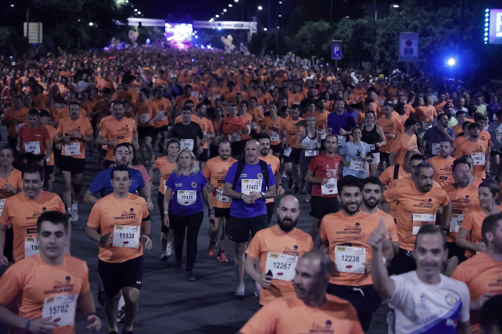 Búscate en la Carrera Nocturna de Sevilla (4)