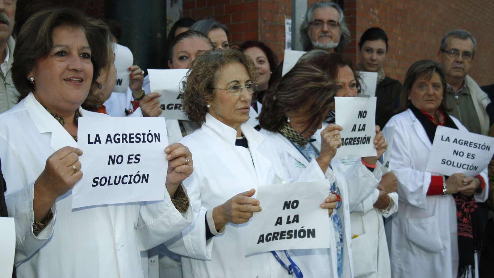 Golpea y amenaza de muerte a un médico en el centro de salud de Alhabia