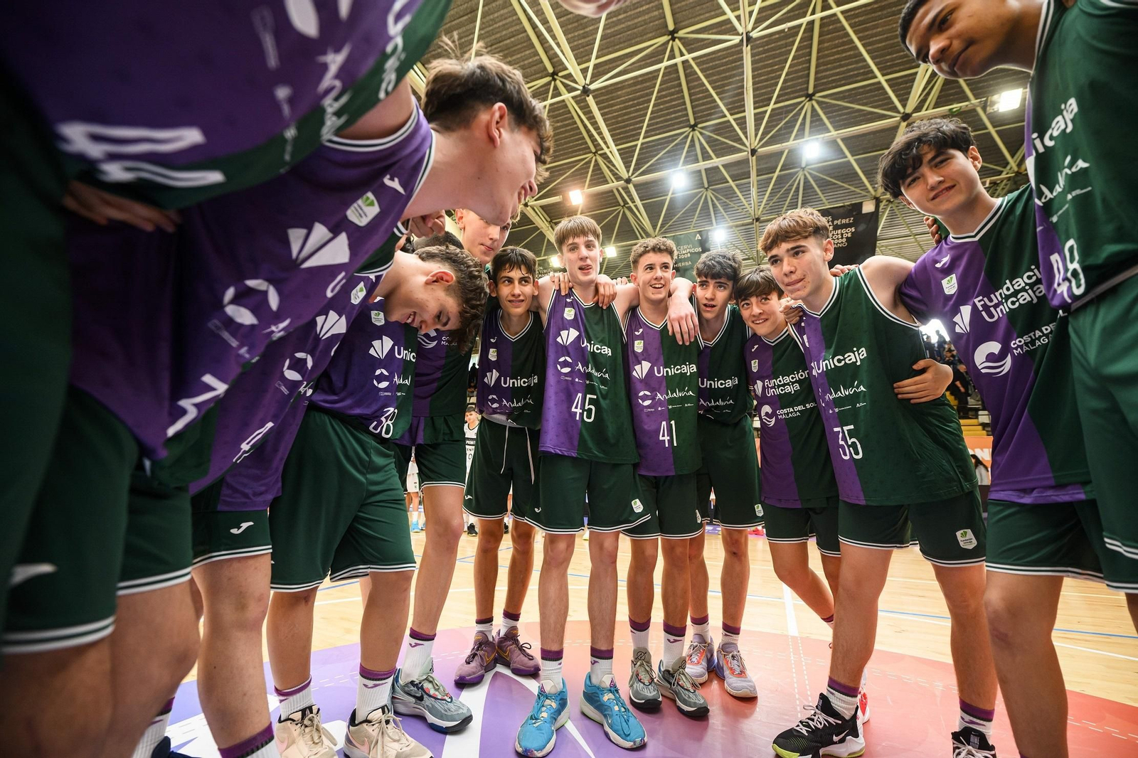 El Unicaja celebra el pase a semifinales. El Unicaja celebra el pase a semifinales.