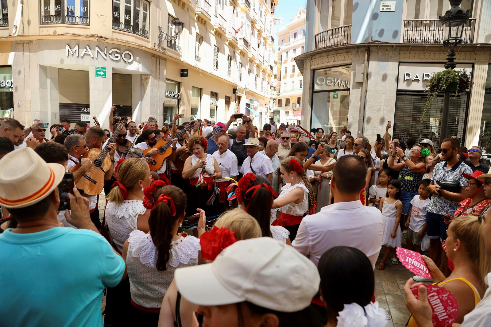 El primer día de Feria del Centro de Málaga, en fotos