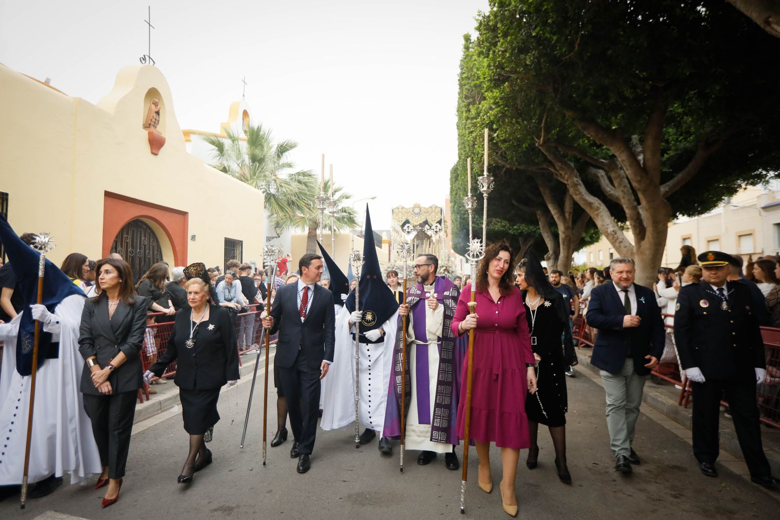 Mira como la cena sale a las calles de Almería tras las lluvias