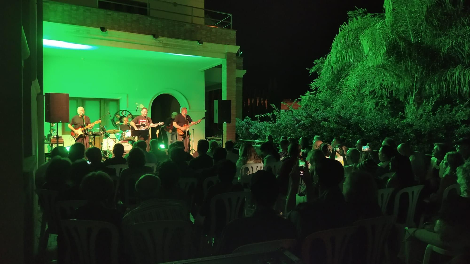 The Beatles Connection en su concierto del viernes, en el porche de la Casa del Cine.