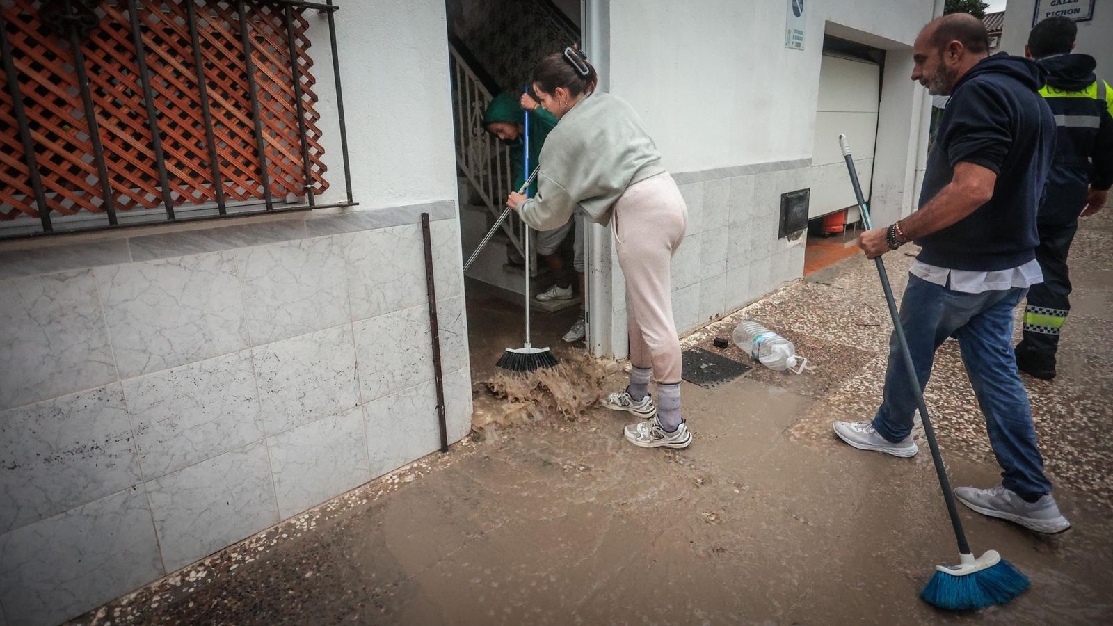Imágenes del paso de la Dana, inundaciones, destrozos y caos por todo Jerez