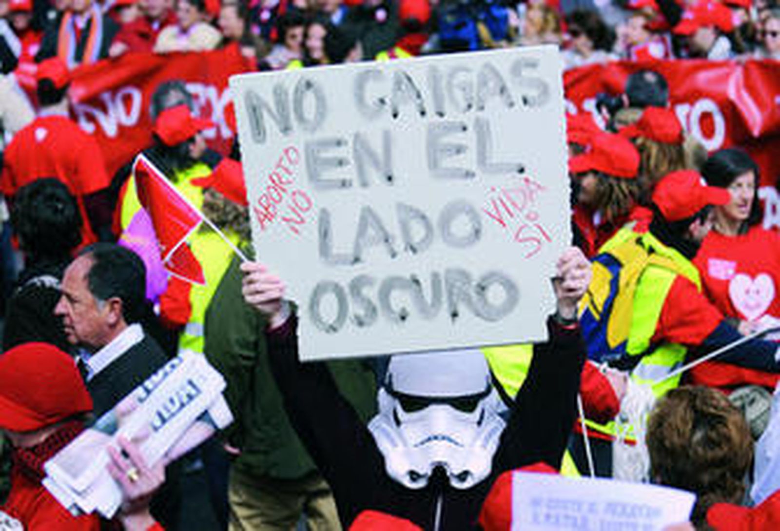 Miles de personas se concentran en toda España contra la ley del aborto