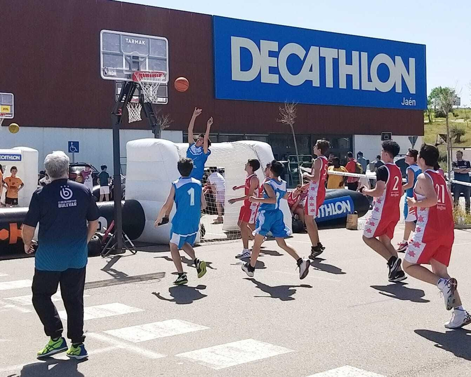 En imágenes: basket solidario de la mano del CD Bulevar en favor de ALES