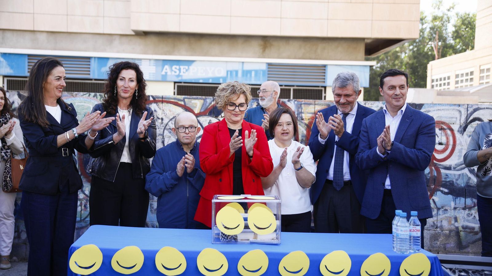 Acto de colocación de la primera piedra del residencial de Asalsido.