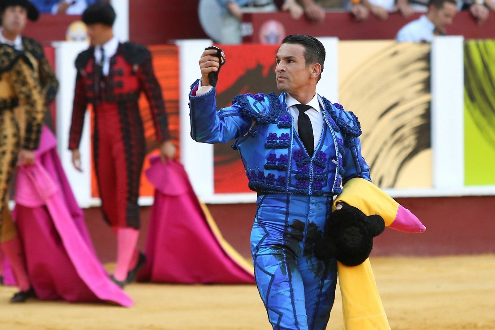 Manzanares corta una oreja en una personal e inspirada tarde
