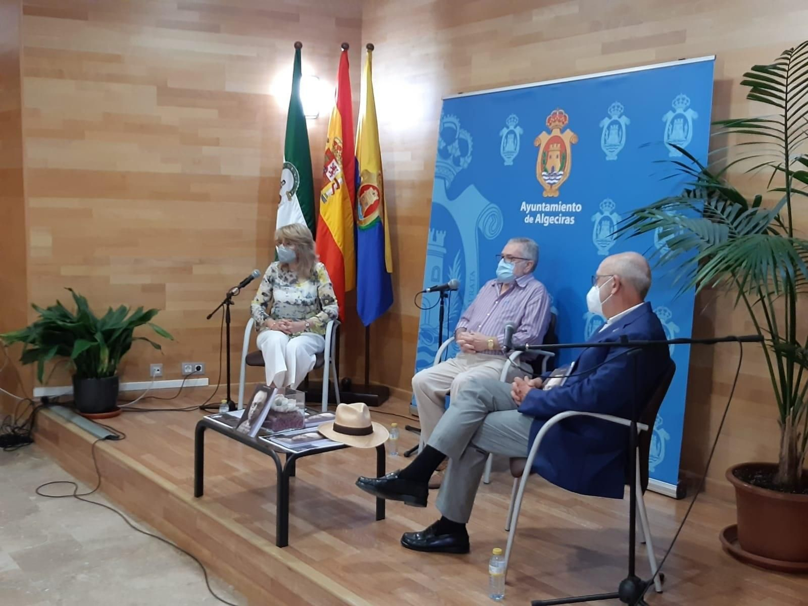 La primera sesión de los encuentros literarios Tardes de papel.