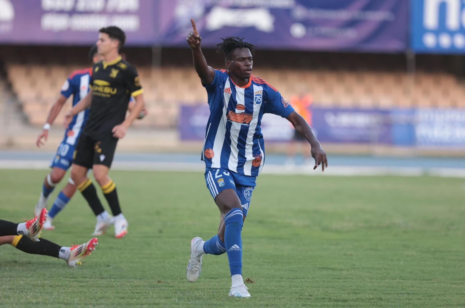 Imágenes del X Trofeo Rafa Verdú entre Xerez CD y Sanluqueño en Chapín