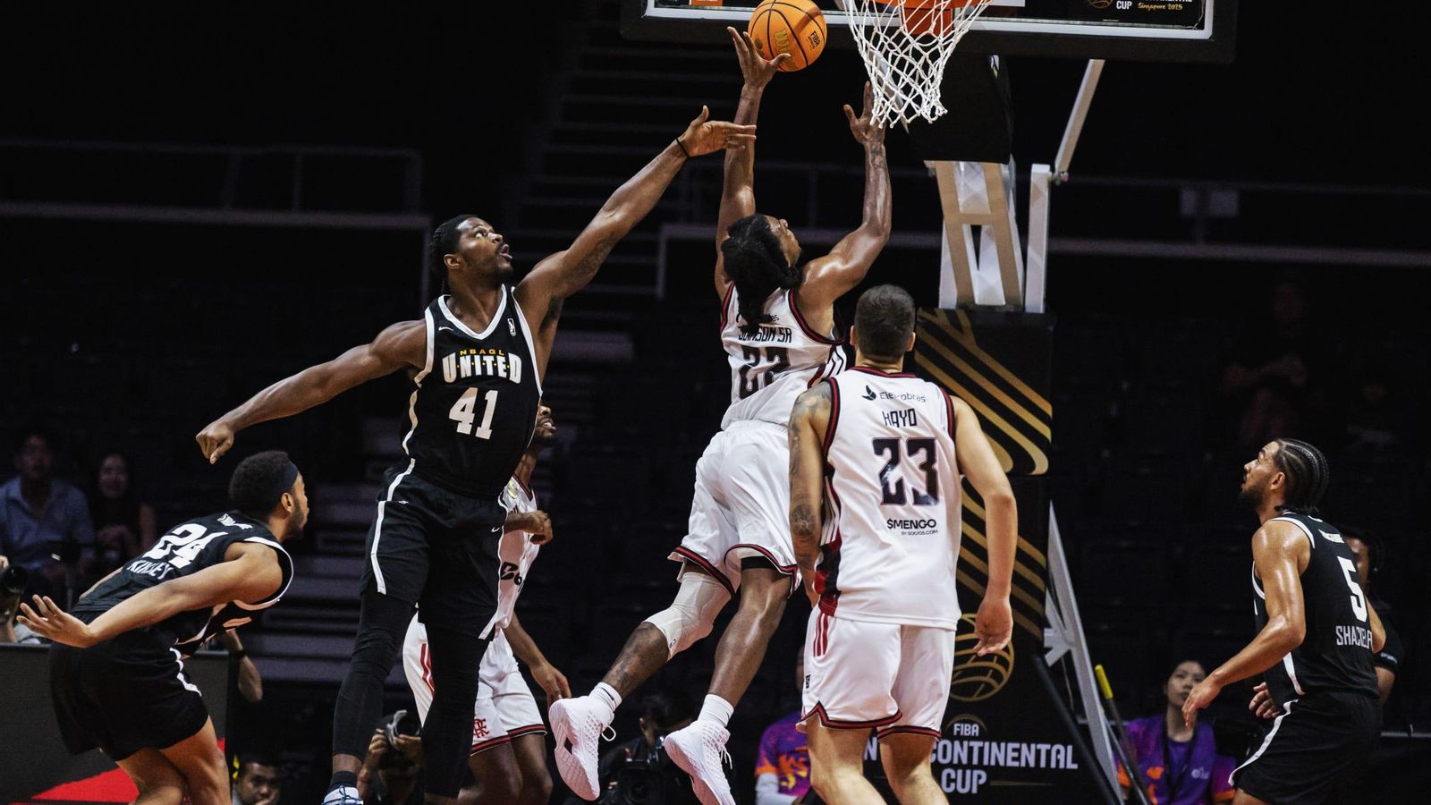 Devin Williams, en acción.