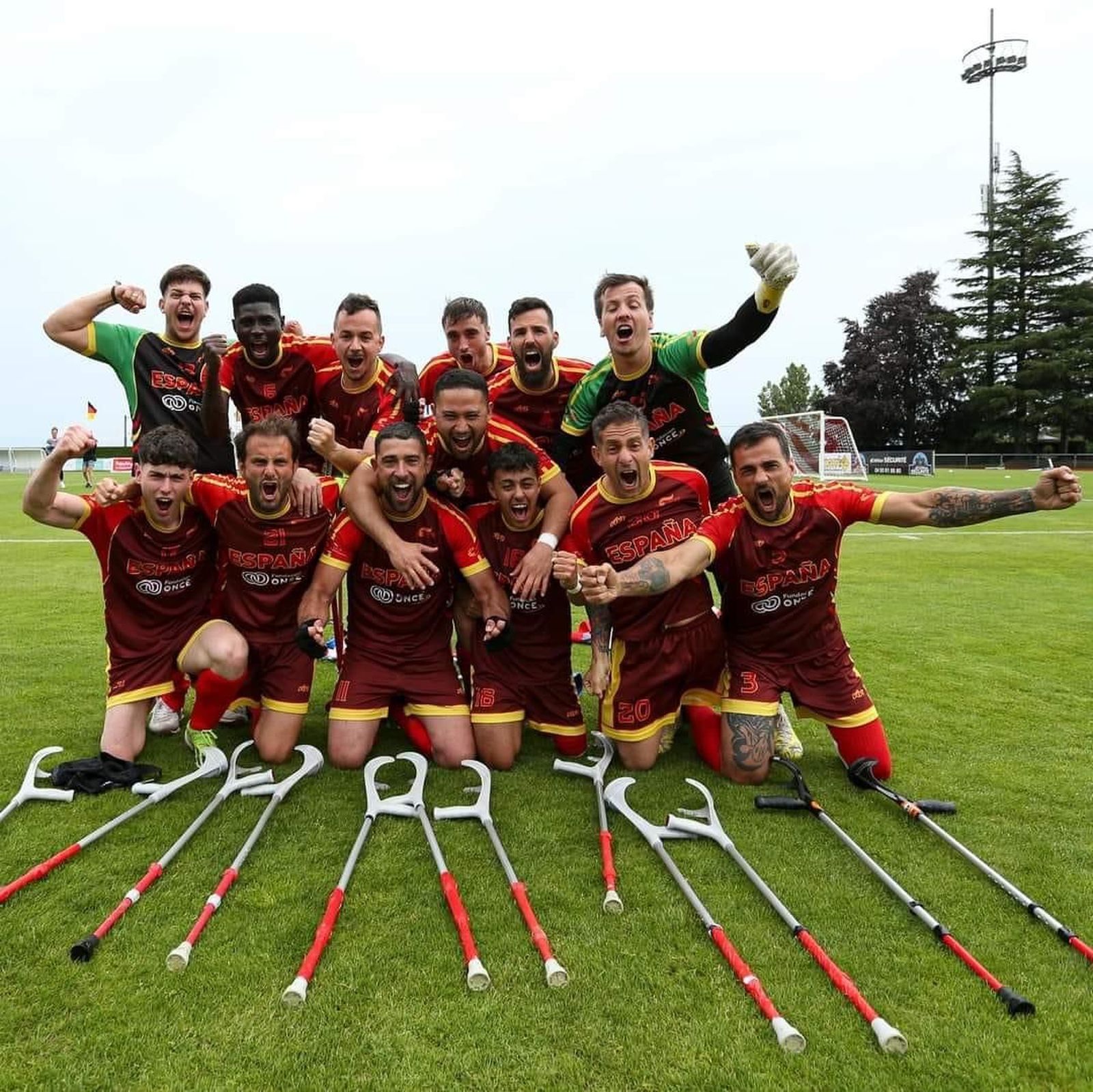 La selección española celebra una de las victorias en el Europeo
