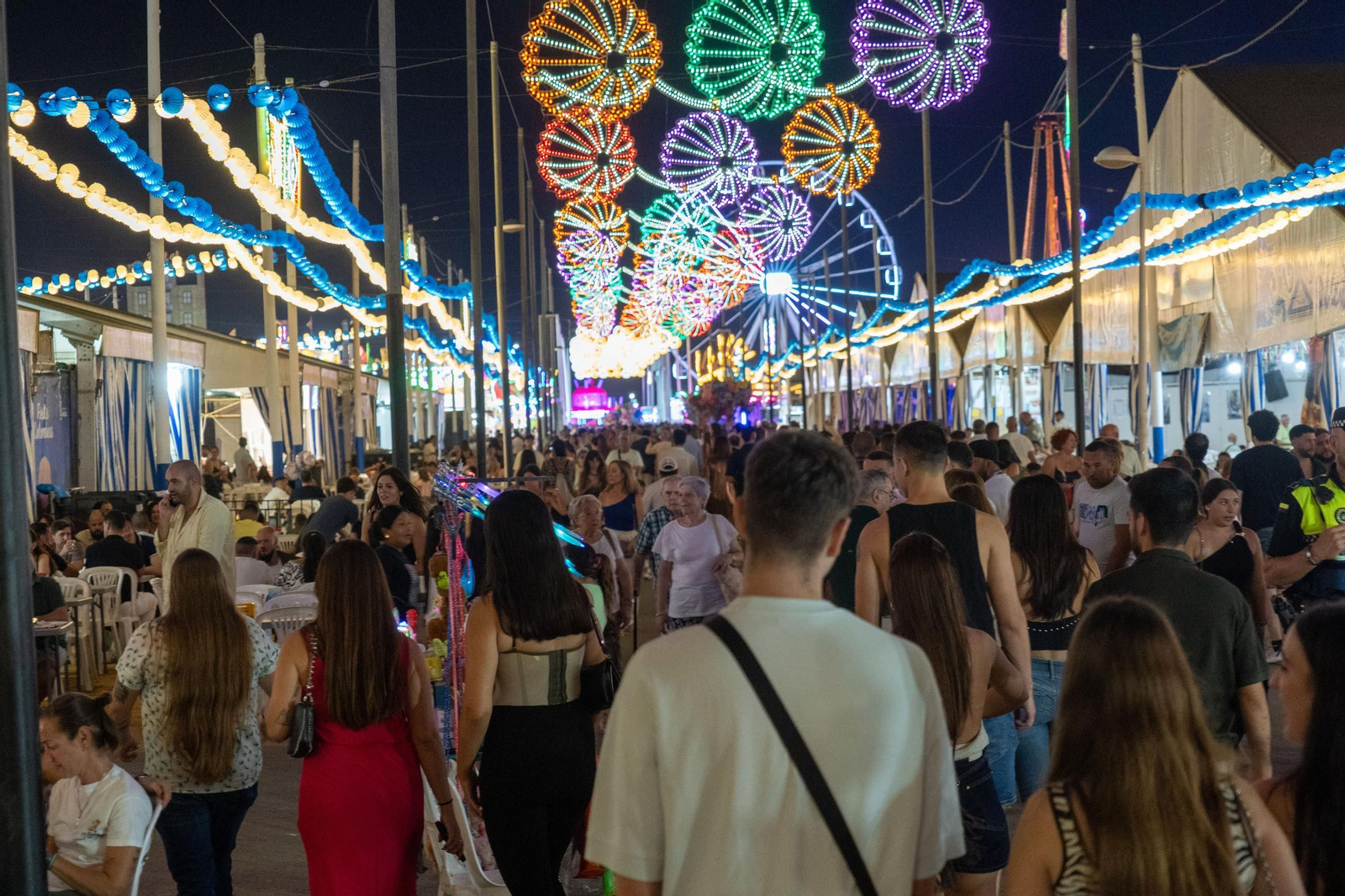 Colombinas 2025: Imágenes del ambiente el primer día de las Fiestas Colombinas