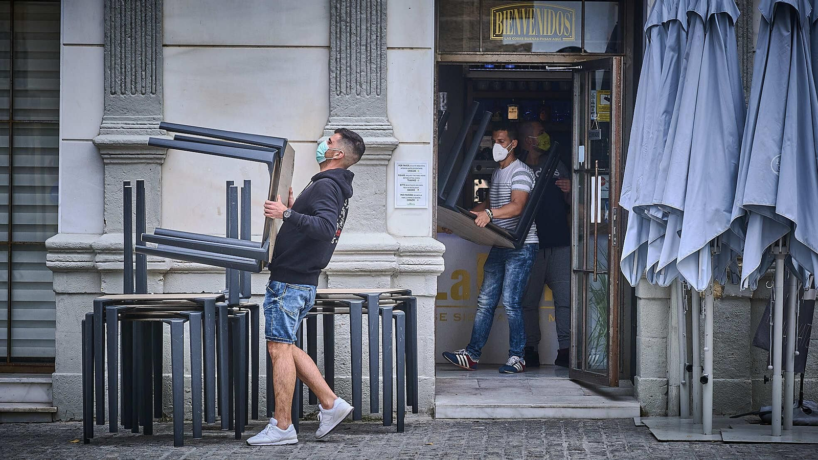 Los hosteleros llevaron ayer hasta la Junta sus reivindicaciones en una crisis que consideran “sin precedentes para el sector.