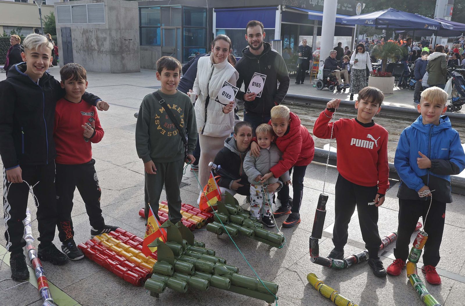 Búscate en las fotos del Arrastre de Latas 2025 en Algeciras