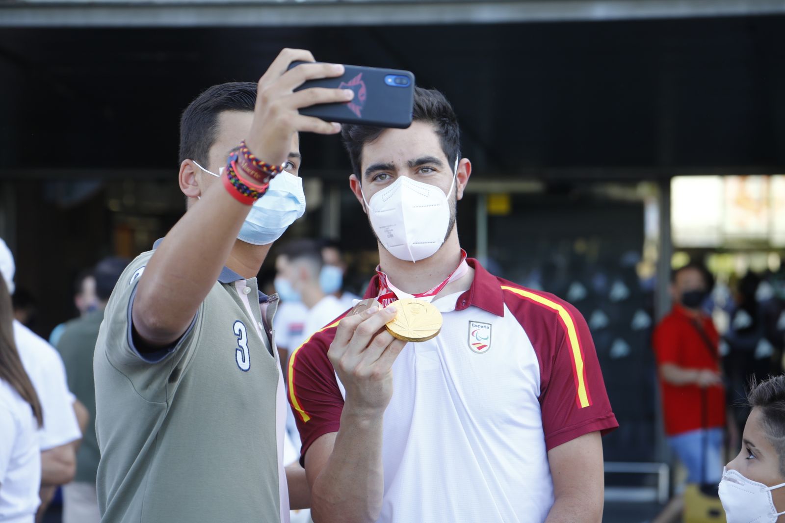 El recibimiento a Alfonso Cabello en Córdoba, en imágenes