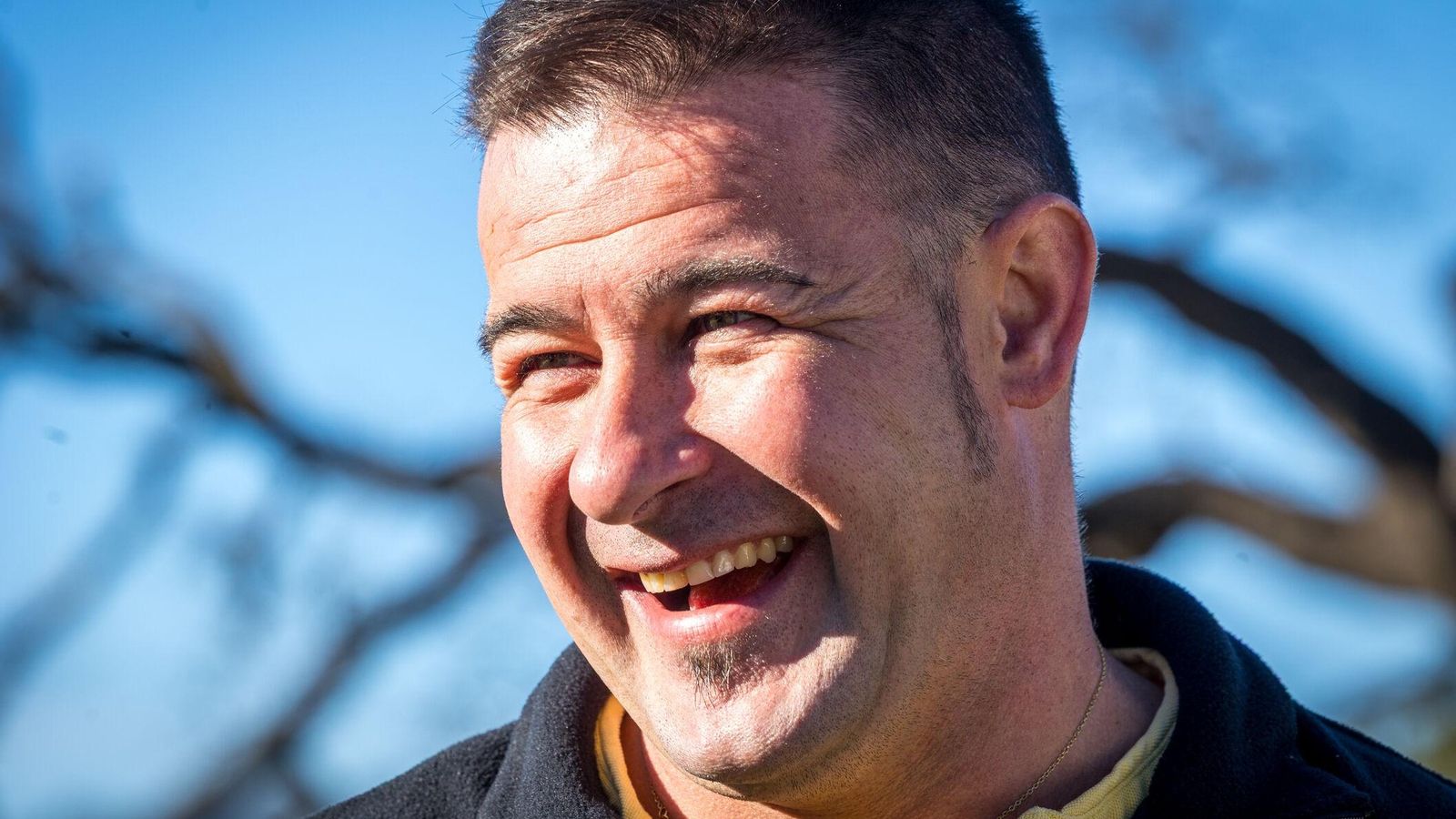 José Payán, ya sin su ropa protectora.