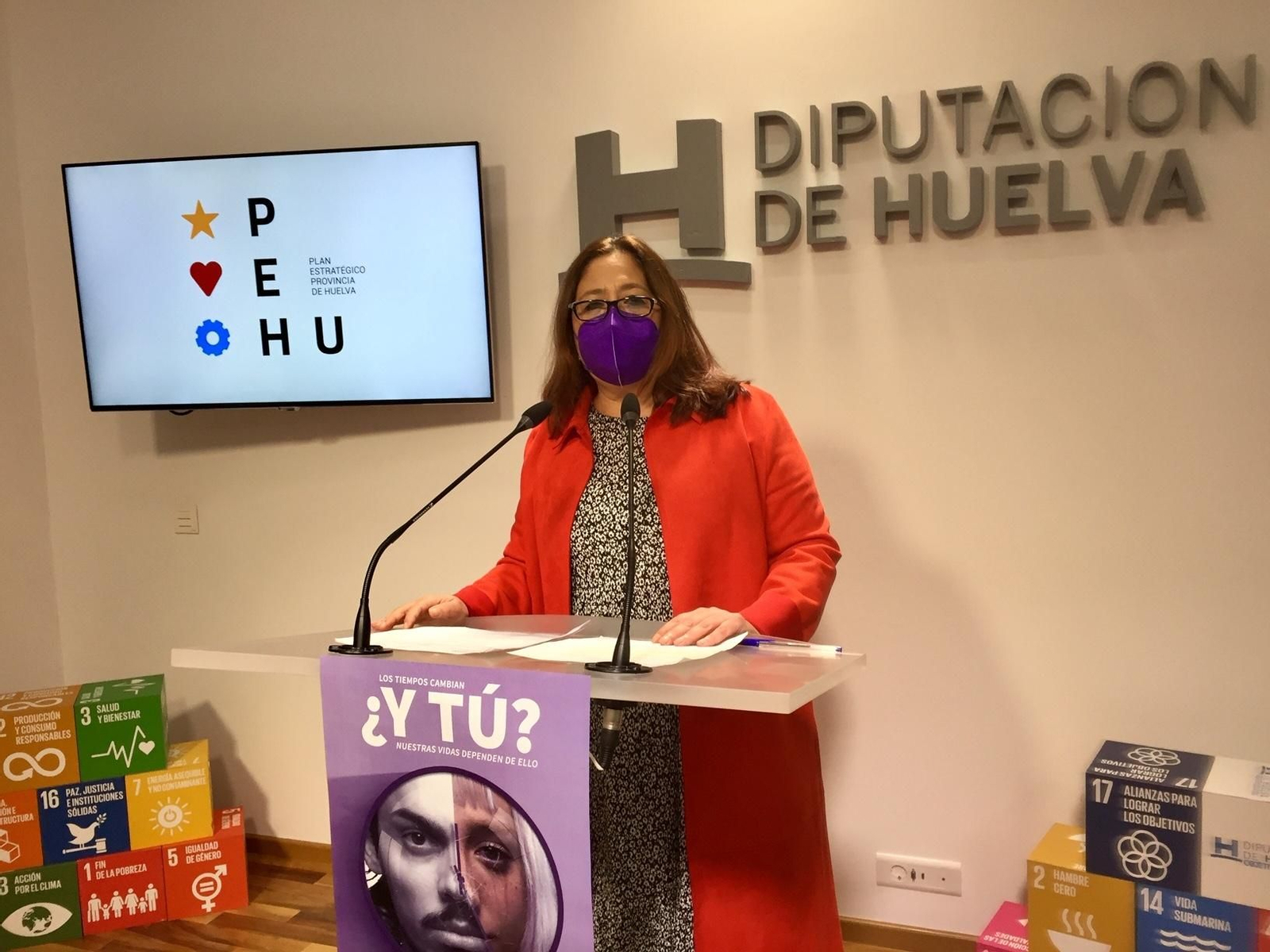La diputada de Asuntos Sociales presenta la campaña de la Diputación de Huelva por el día contra la violencia machista.