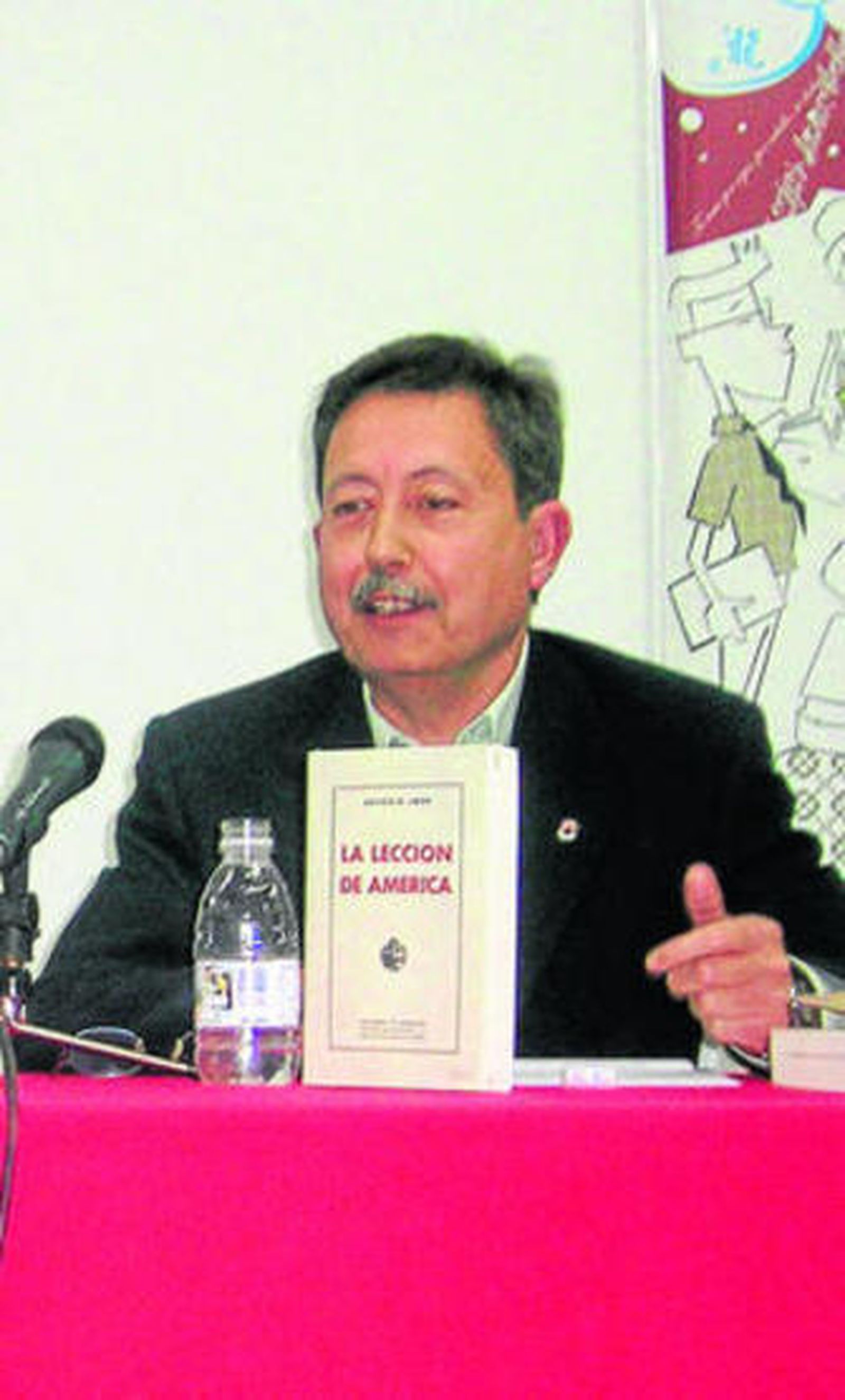 El catedrático que cuenta la Historia que nunca se atrevió a contar la Historia