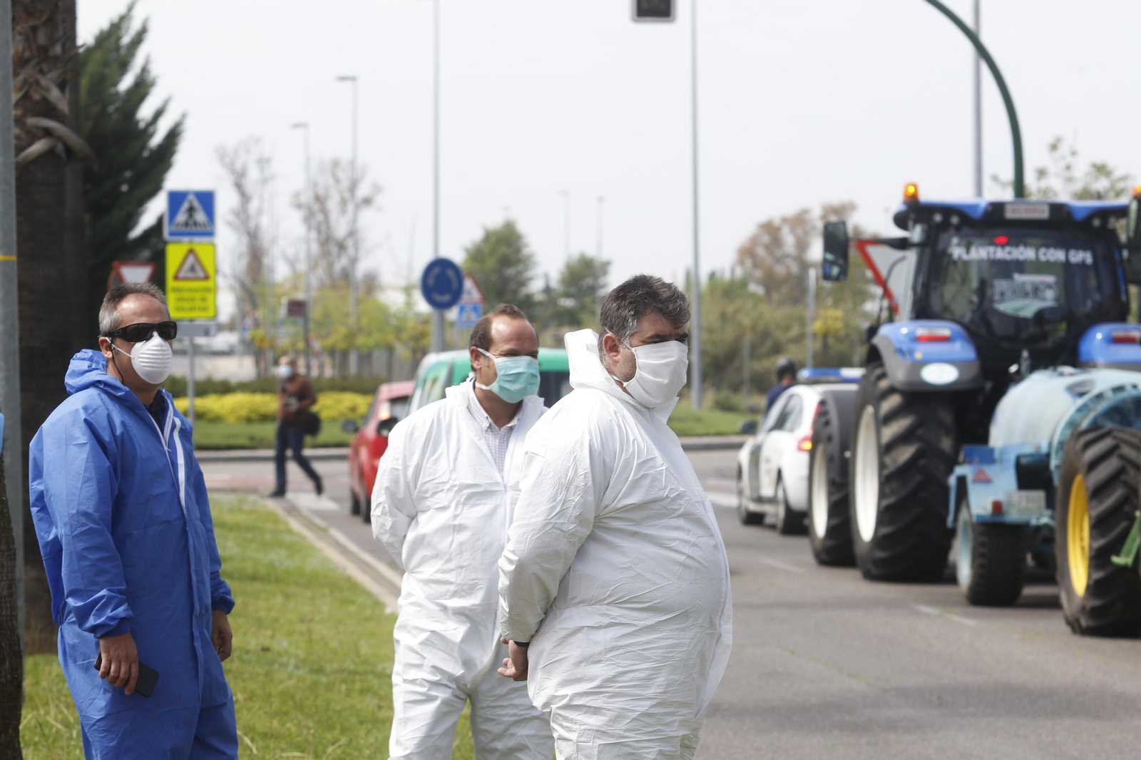 Las fotos del homenaje de los agricultores a los sanitarios de Córdoba