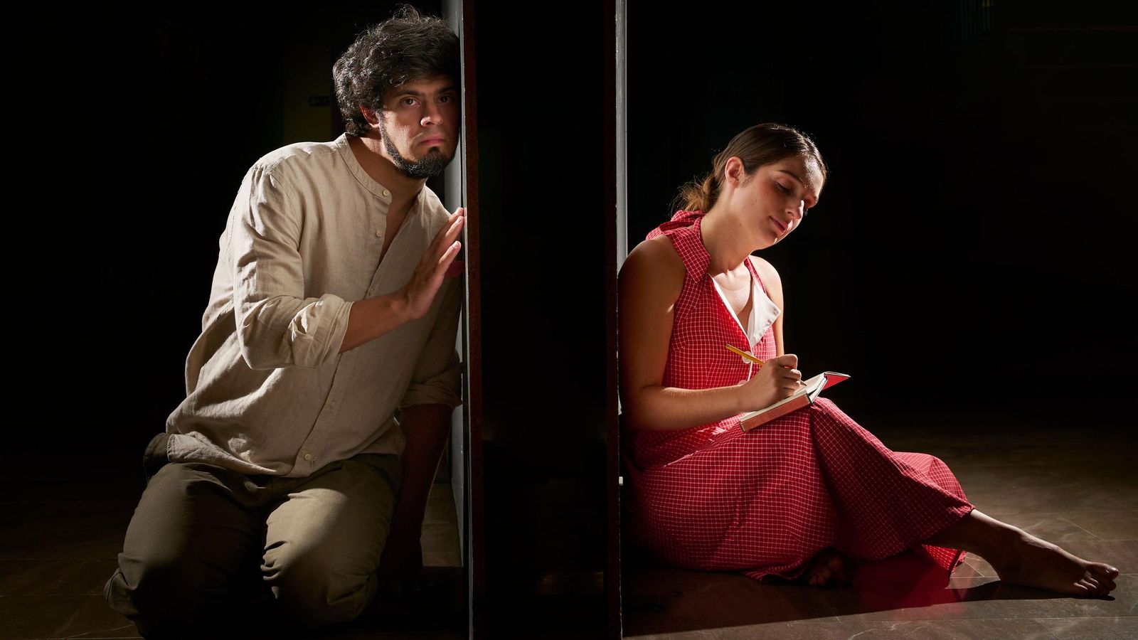 Uno de los momentos de la representación de 'A un muro de distancia'.