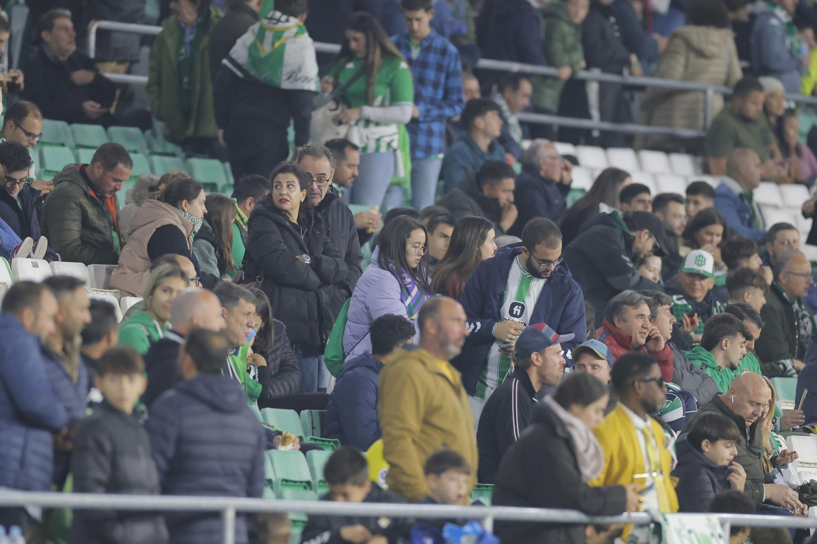 Búscate en las fotos del Betis-Las Palmas