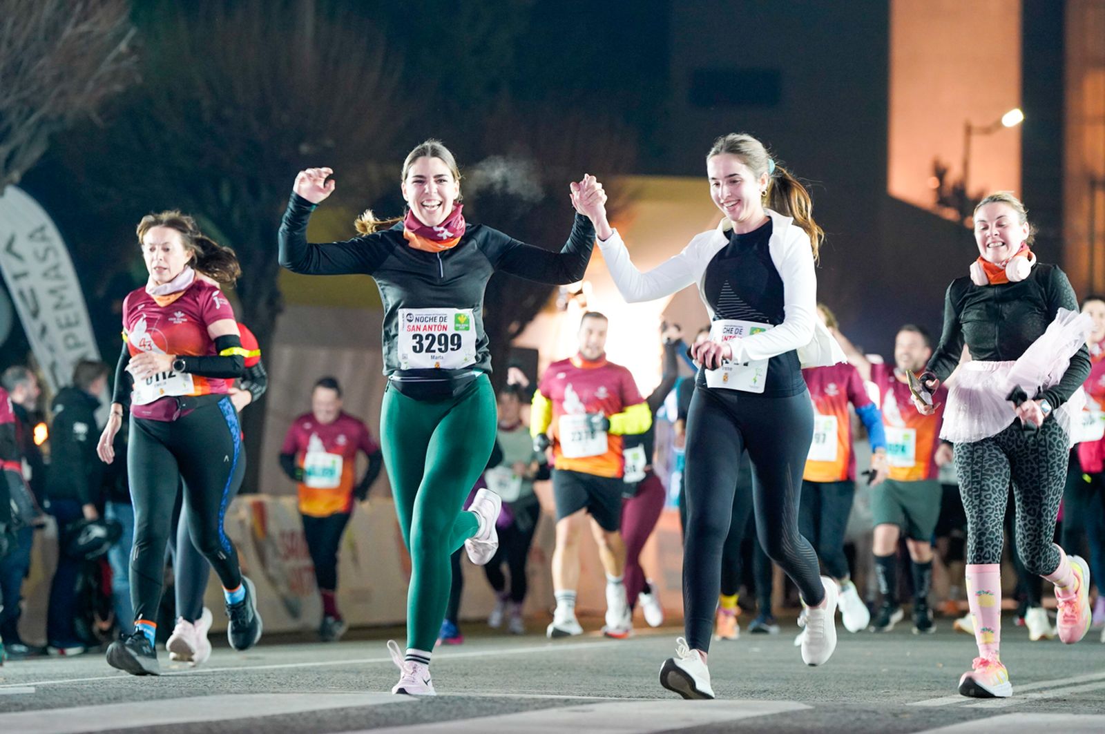 En imágenes: búscate en tu llegada a meta de la Carrera de San Antón 2026 (2)