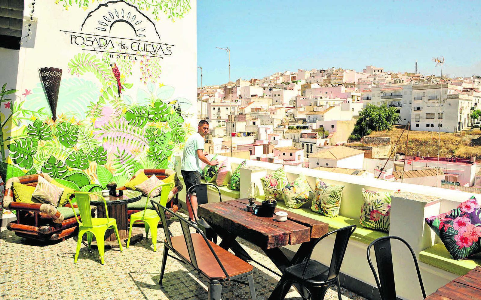 Terraza de la Posada de las Cuevas, en Arcos de la Frontera, municipio que ha experimentado un notable incremento de la ocupación hotelera.
