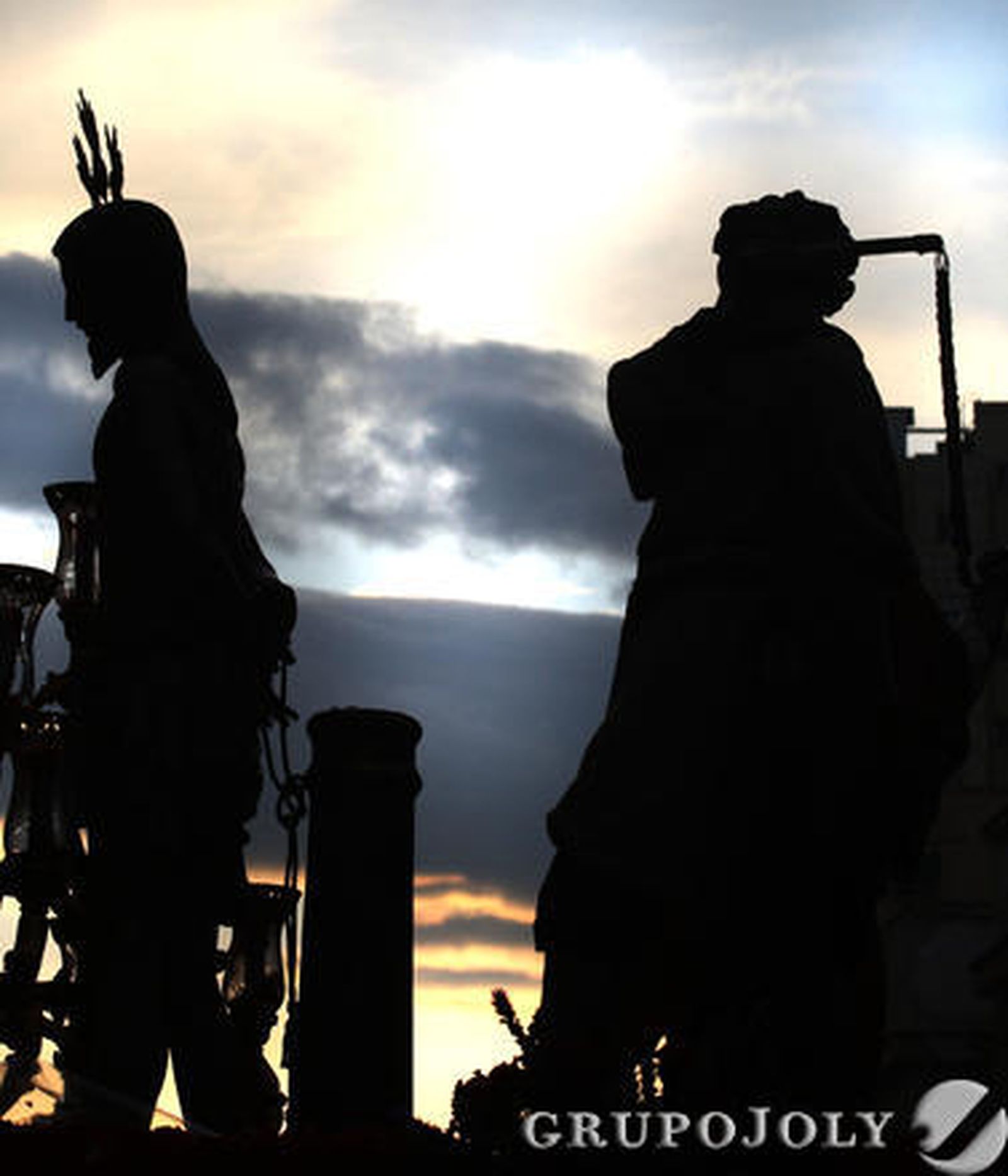 Flagelación y La Estrella por las calles de La Línea.

Foto: Paco Guerrero