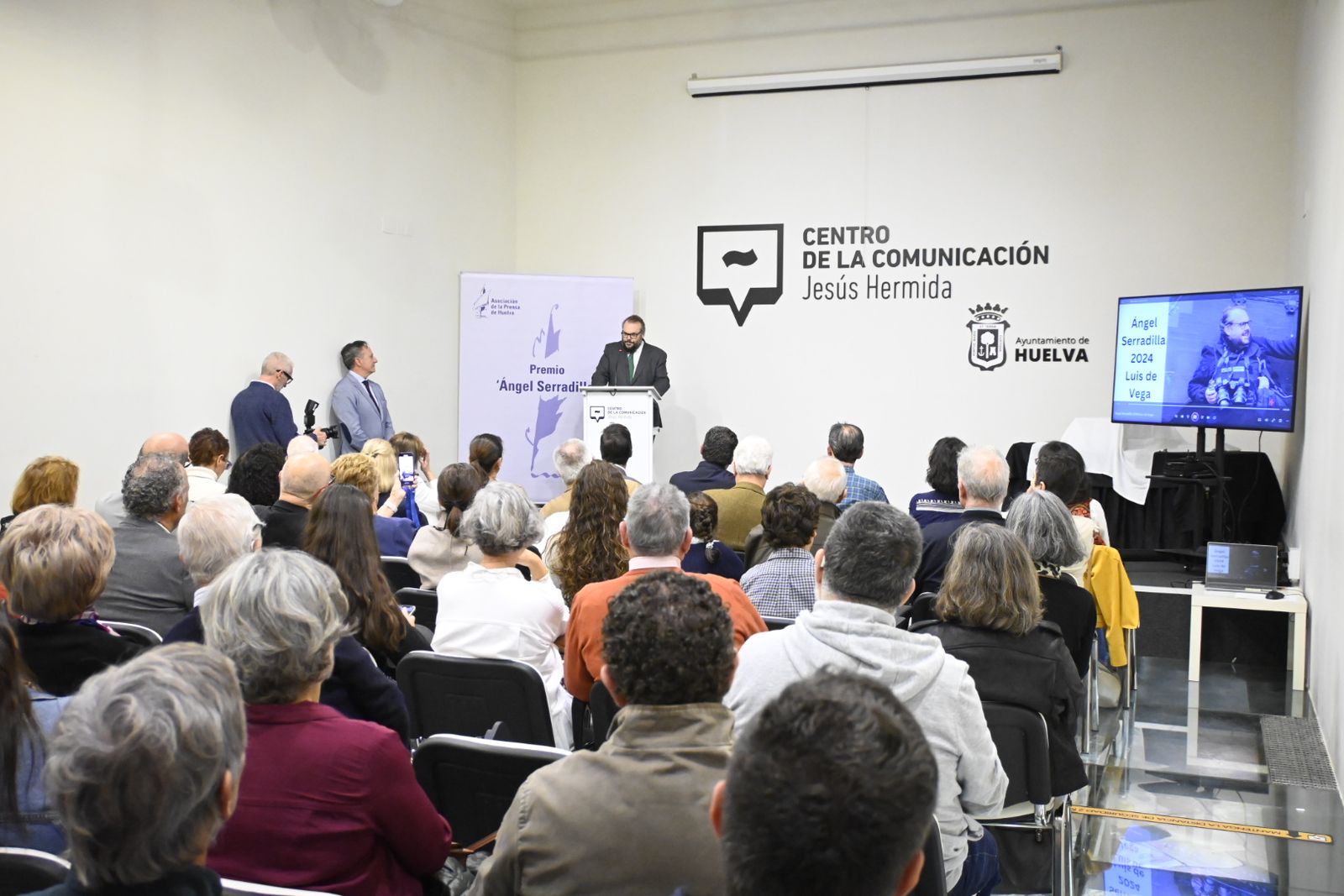 Las imágenes de la entrega del premio Ángel Serradilla 2024 en Huelva