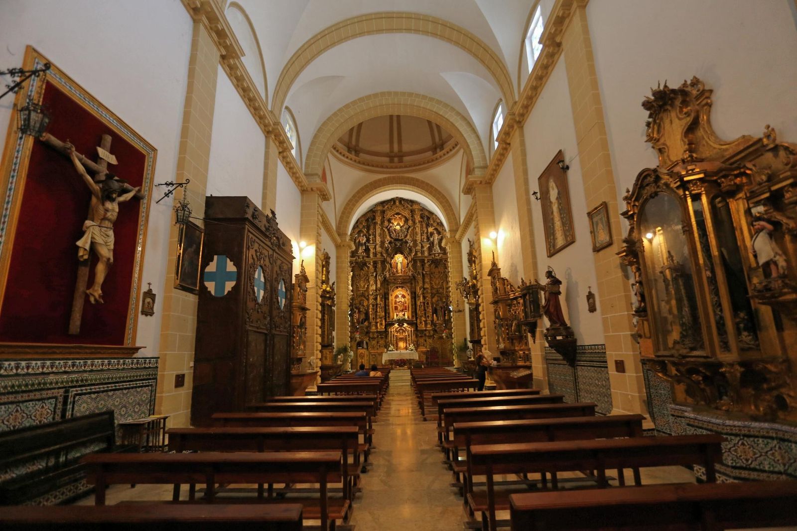 El interior de la Iglesia del convento de Las Concepcionistas de El Puerto de Santa María.