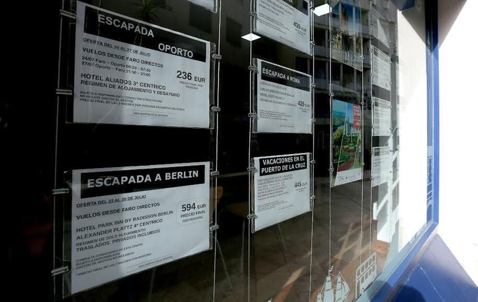 Ofertas turísticas en una agencias de viajes