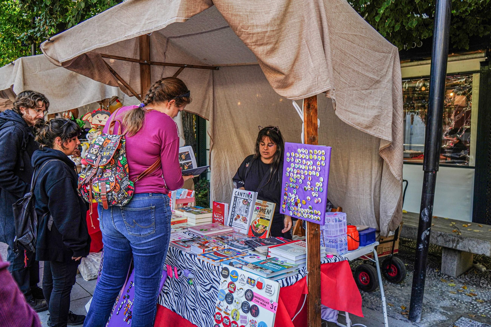 Feria japonesa en Granada: las imágenes de plaza Bib-Rambla