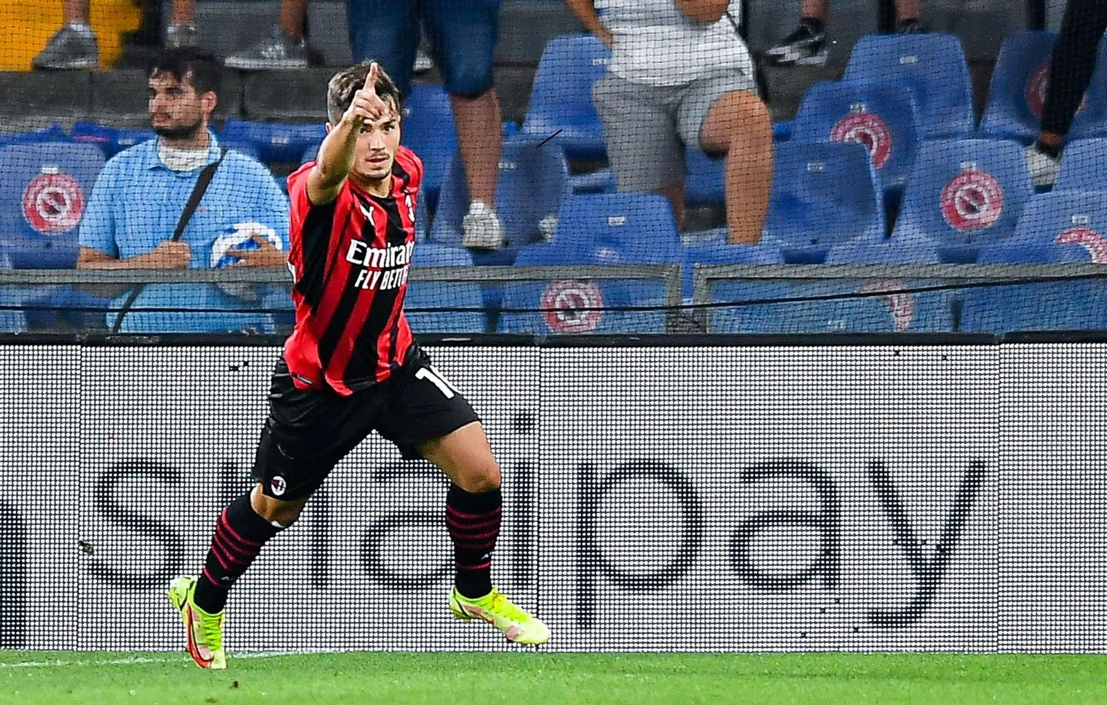 Brahim Díaz celebra un gol.
