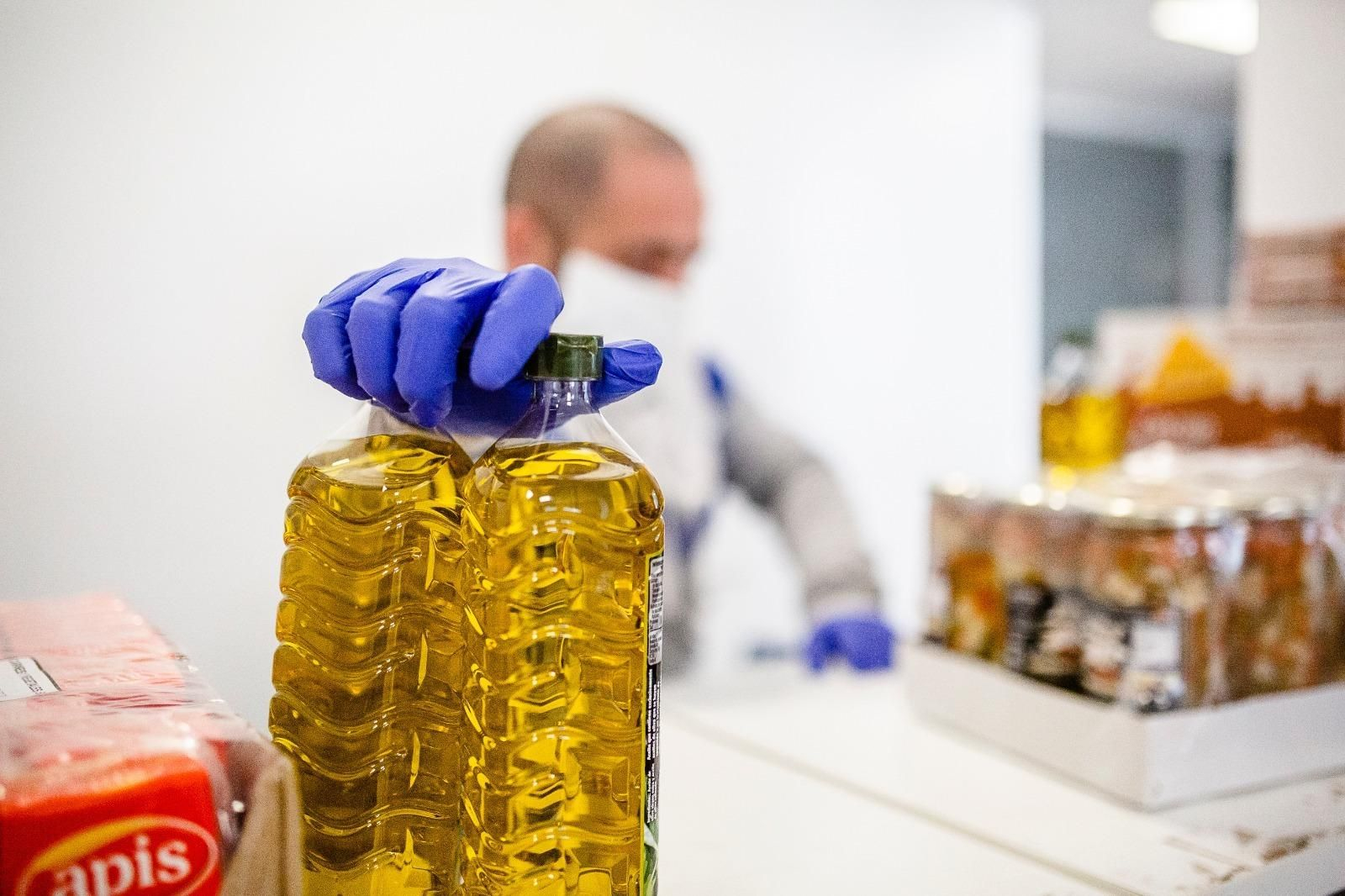 Reparto de alimentos durante el estado de alarma.