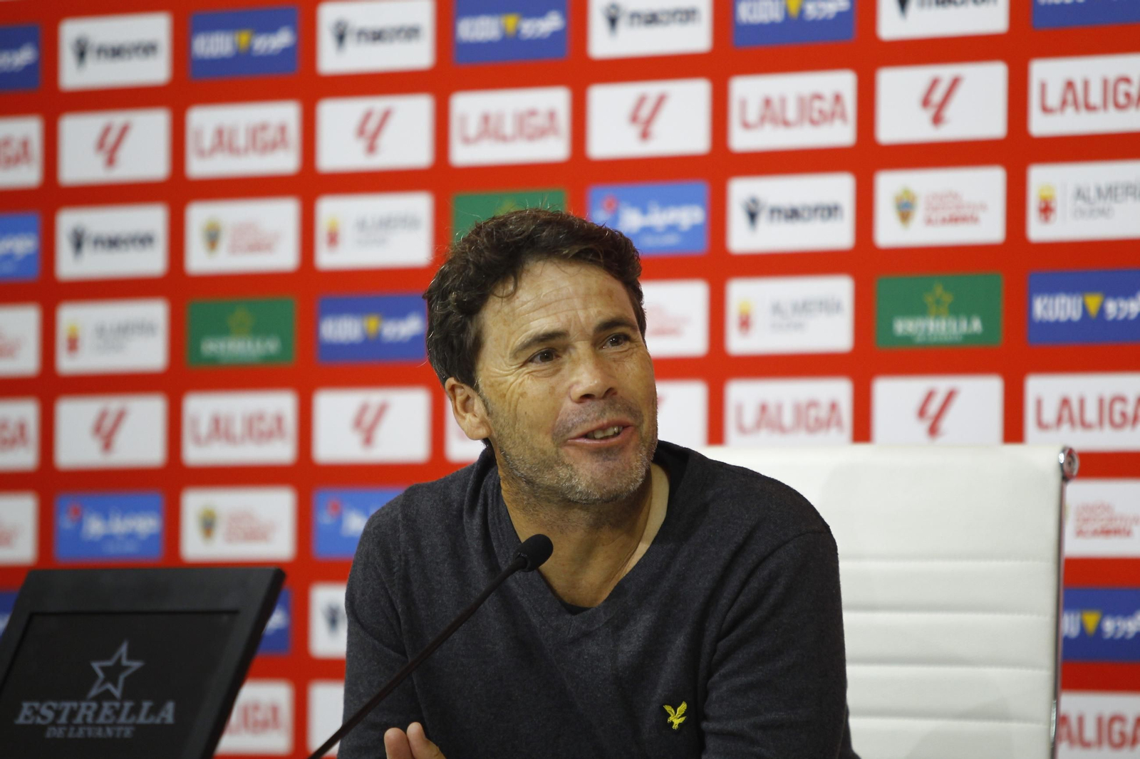 El partido U.D. Almería-Cádiz C.F. en imágenes