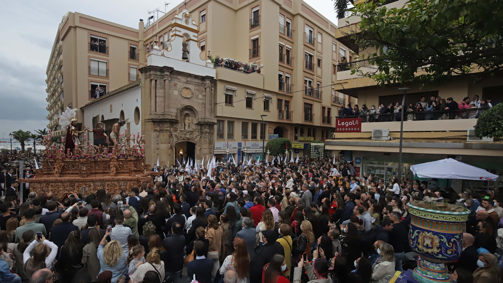 Fotos del Lunes Santo en Algeciras: La Columna y la Legión