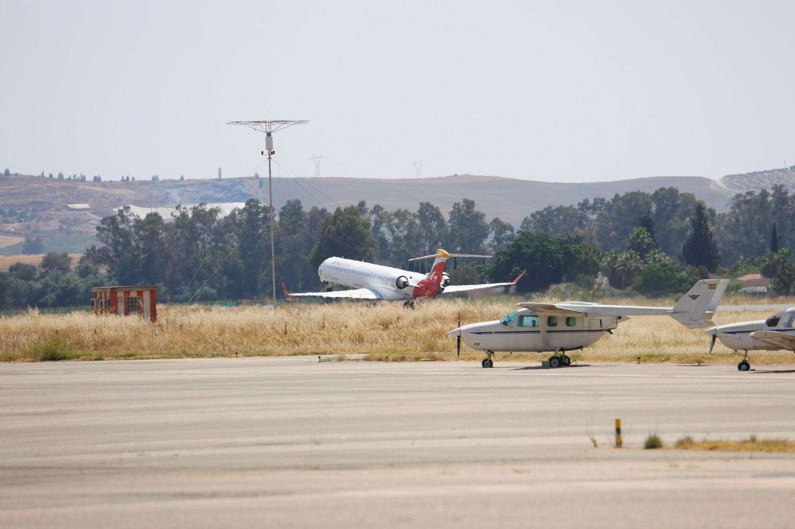 Los primeros vuelos comerciales en el aeropuerto de Córdoba, en fotografías