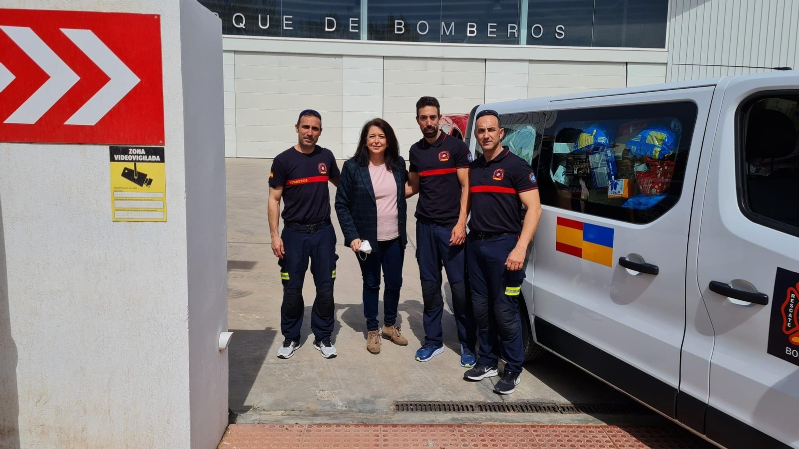 Objetivo: ayuda humanitaria a Ucrania, un grupo de Bomberos de Almuñécar viaja con varias furgonetas a la frontera de Polonia