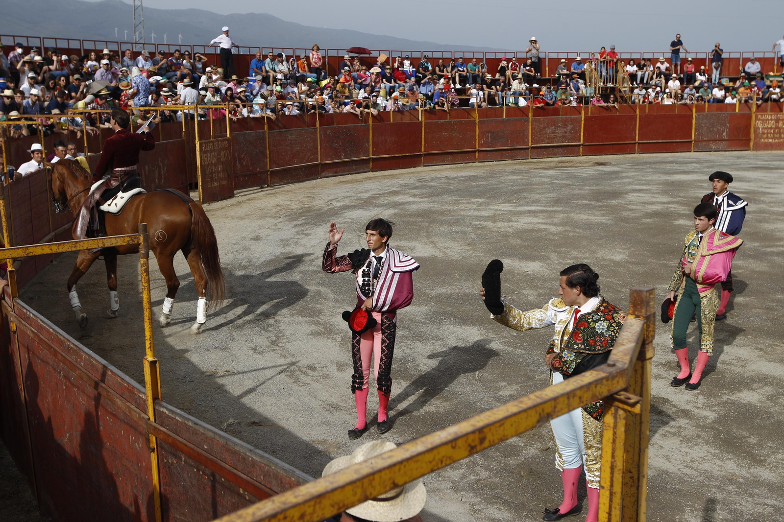 Imágenes de la corrida de toros en las Fiestas de Abrucena.