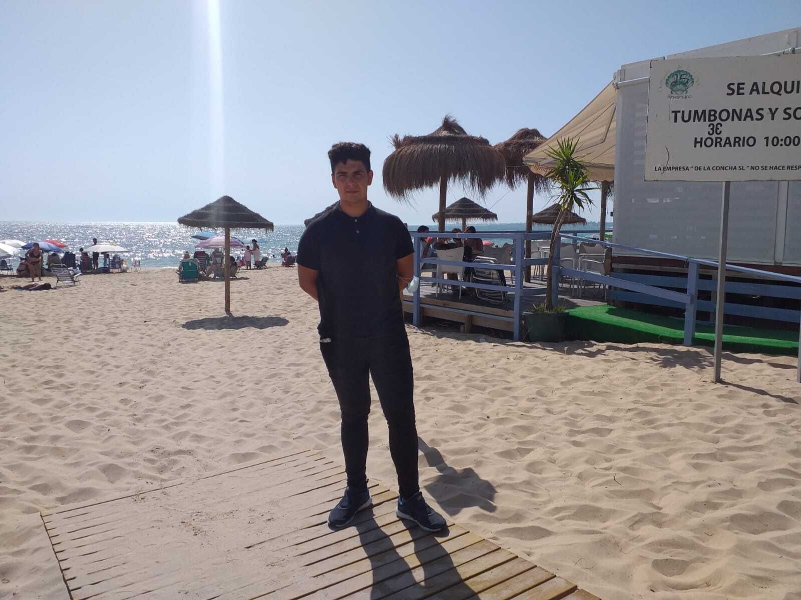 Inmanuel Zarola Ortiz, en el chiringuito de La Concha