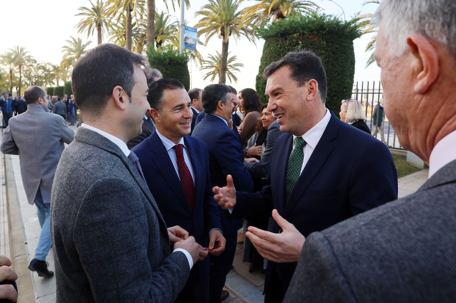 Imágenes del desayuno-coloquio con Jorge Paradela en el Foro Joly Andalucía celebrado en Huelva