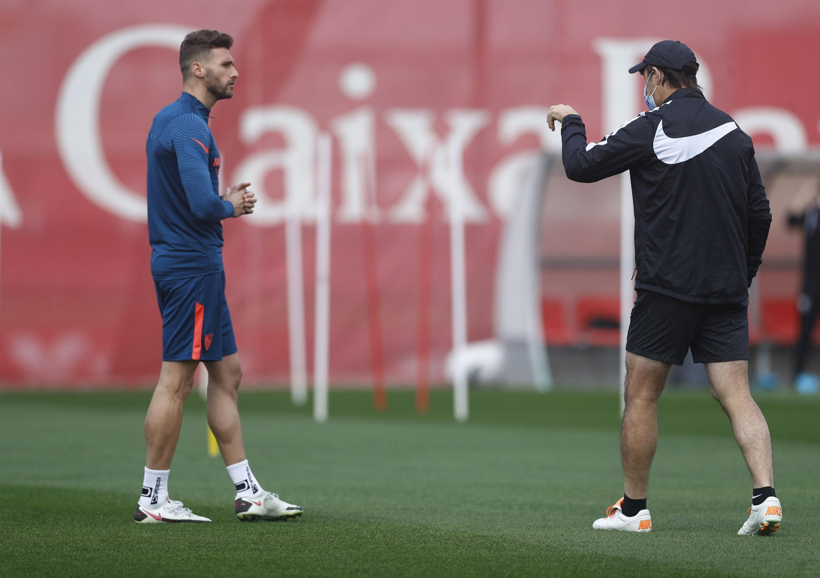 Lopetegui mantuvo ayer una amplia charla con Sergi Gómez.