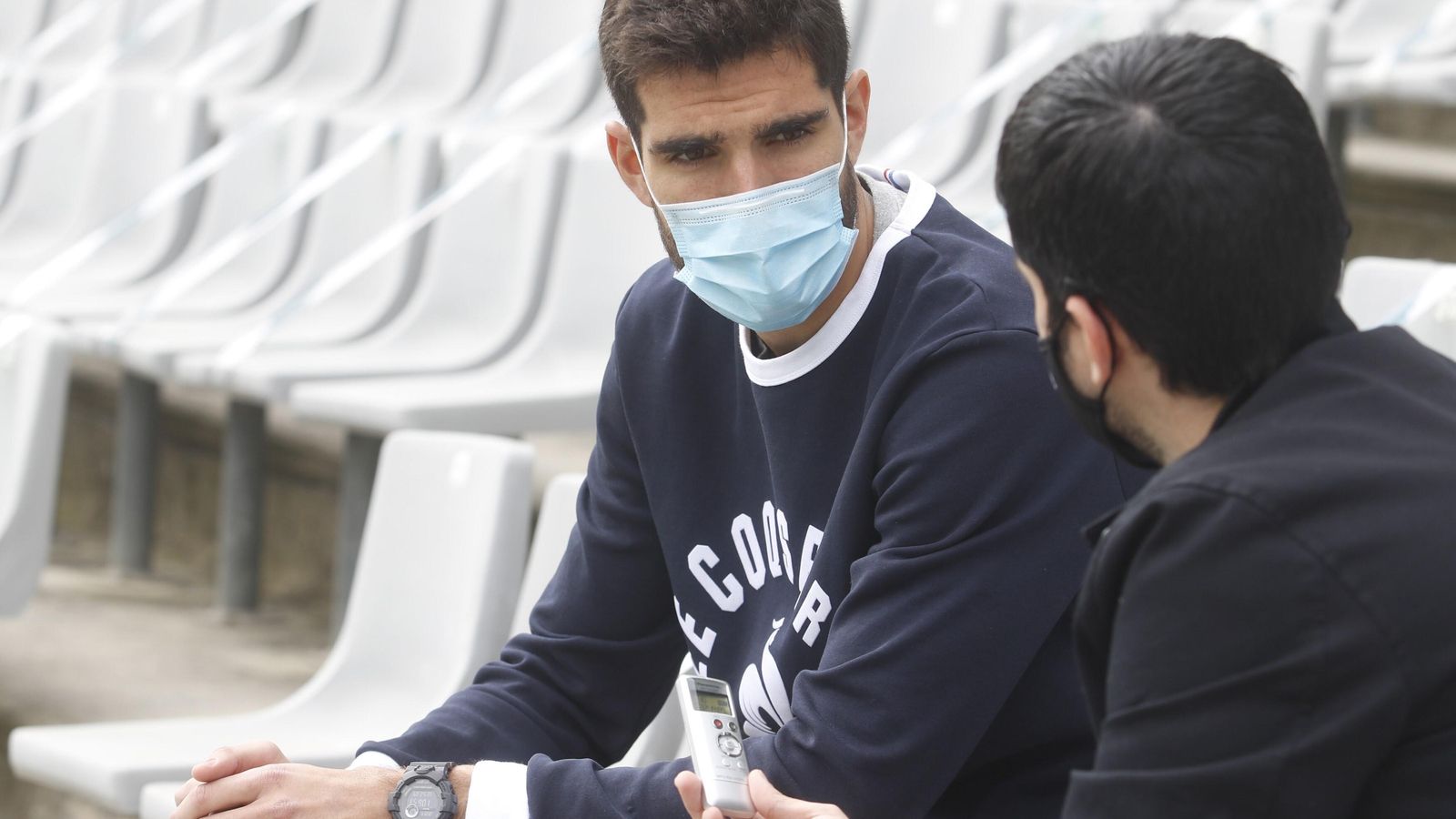 Un momento de la charla con el central del Córdoba CF.