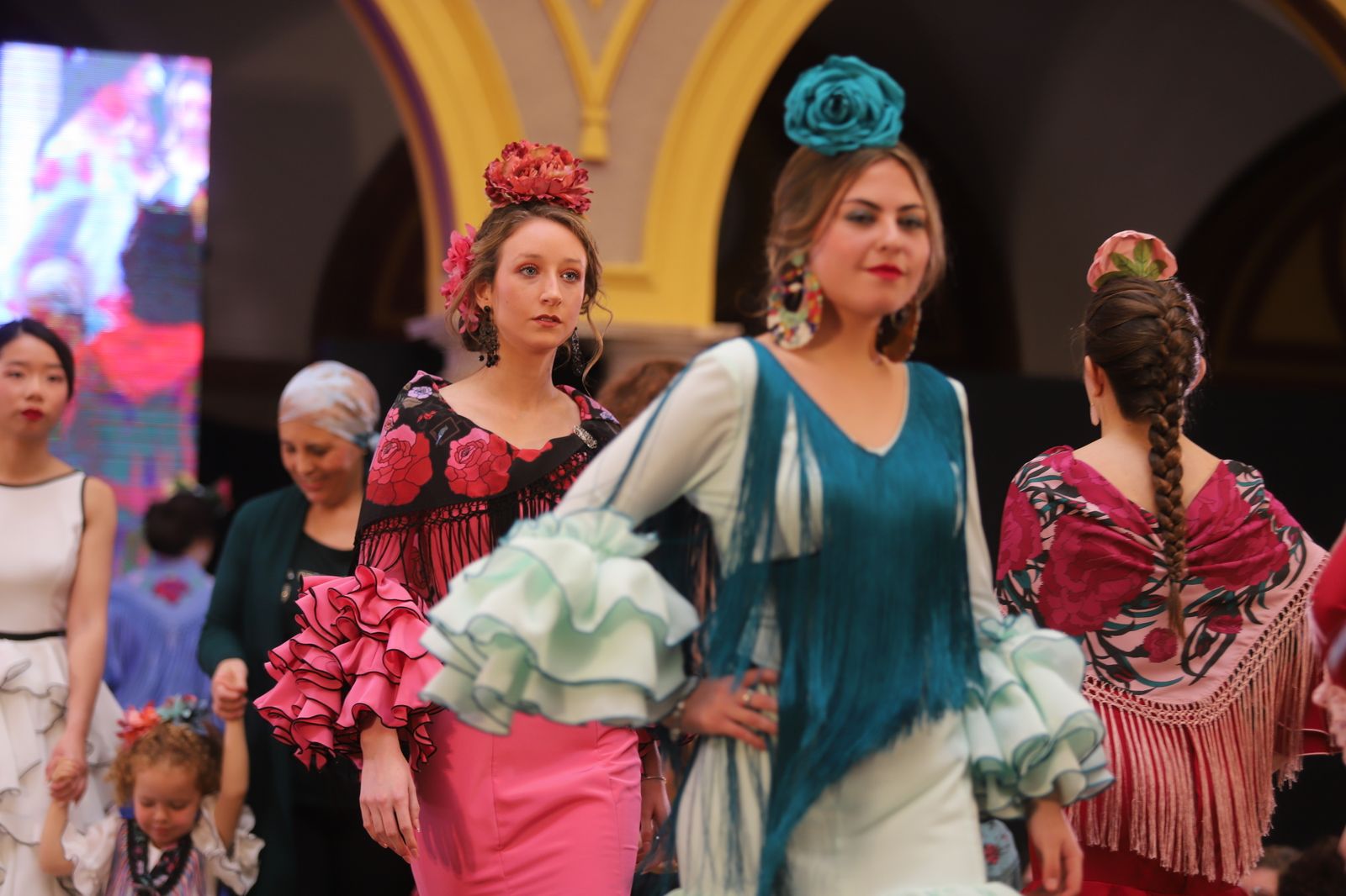Imágenes del desfile de moda flamenca de los mas pequeños