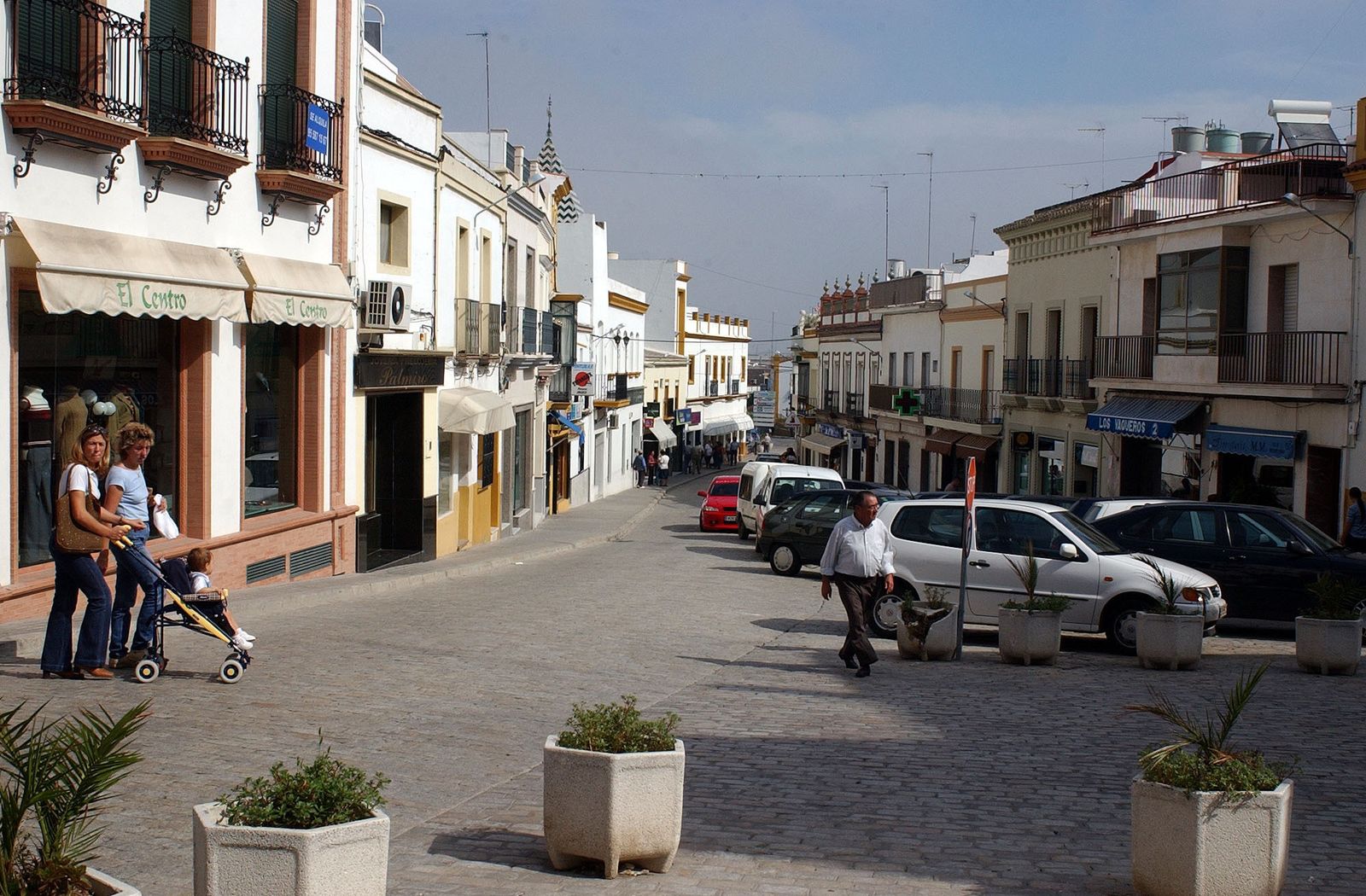 Una calle céntrica de Las Cabezas de San Juan, en una imagen de archivo.
